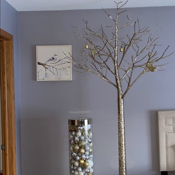 Holiday set decorations